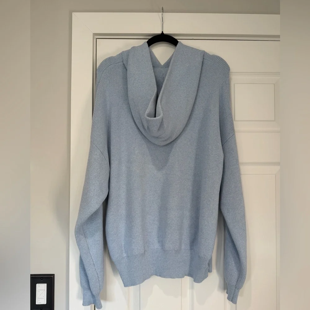 Auth.✅ ALO Yoga Scholar Hooded Sweater in “Celestial Blue Heather” Size Medium💙